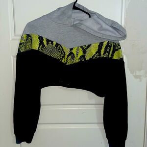 Cropped hoodie